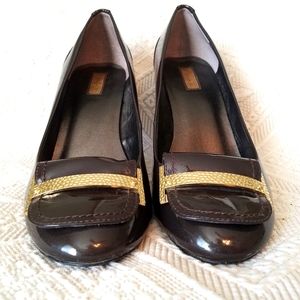Tahari brown leather heels